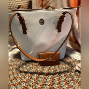 ANNE KLEIN gardenia lily tote with card holder